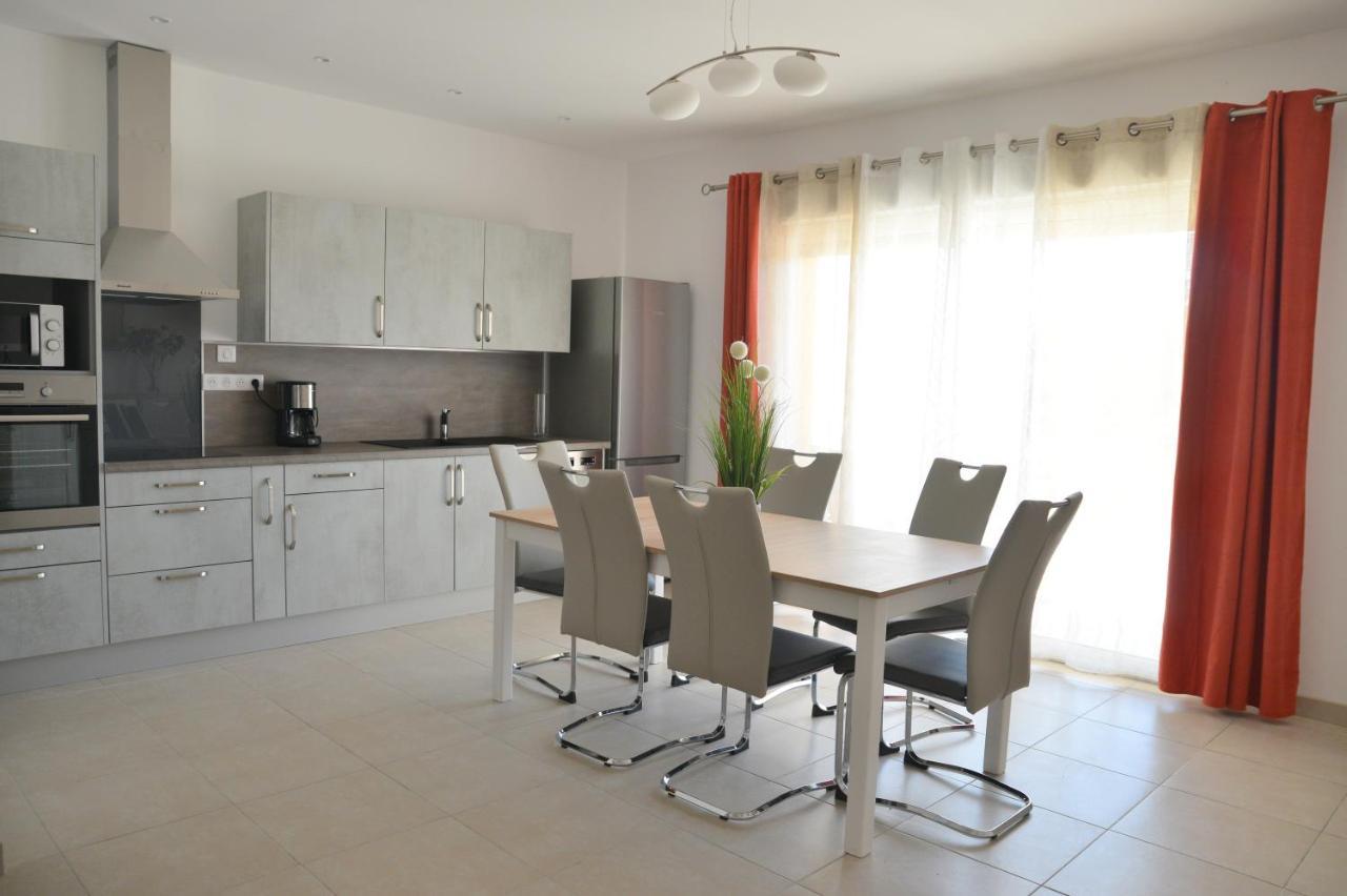 Domaine De L'herbe Sainte Apartment Mirepeisset